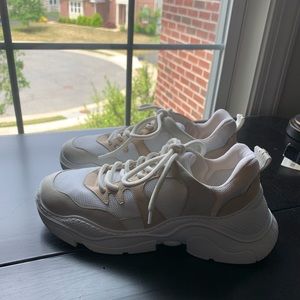Schutz sneakers